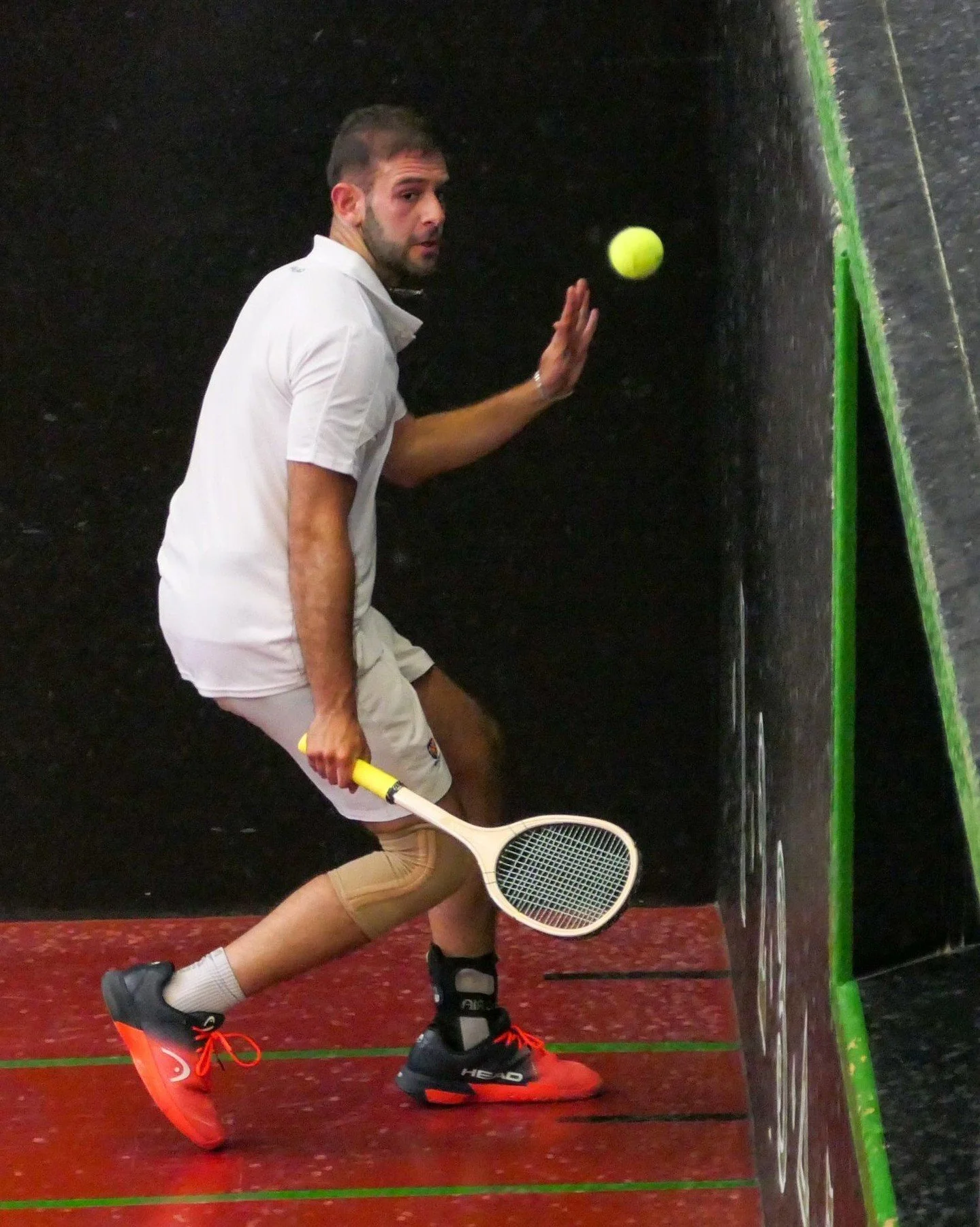 RTC Pro Jack Josephs Advances at the Oratory Court

Following a strong comeback victory over Neil Mackenzie (5/6, 6/5, 6/1), Jack Josephs progresses to the next round, where he will face Henry Henman (6.4).

📍 Oratory Court
🗓 Wednesday 6 May
⏰ 19:0