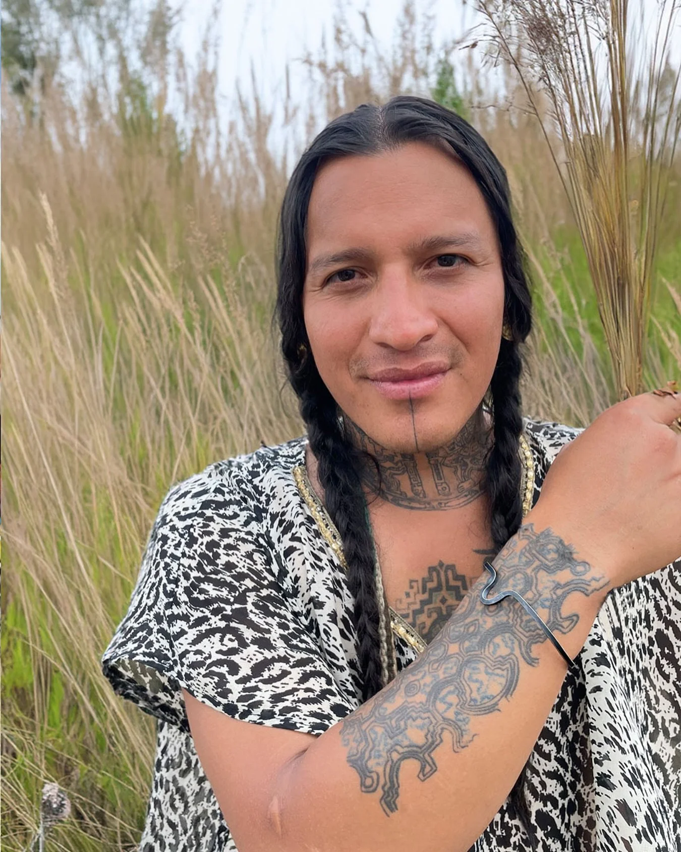 Was mir am meisten daran gefällt, mit nicht-professionellen Models zu arbeiten, ist, dass ich eine Realität vermitteln kann. 
Echte Menschen, ohne Makeup, ohne Stylist – einfach so, wie sie sind. Denn das, was ich in jedem Moment aus