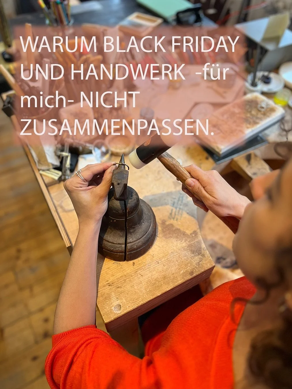 Warum Black Friday/Week und Kunsthandwerk f&uuml;r mich nicht zusammenpassen?

Weil Rabatte nur dort funktionieren, wo &Uuml;berproduktion herrscht.
Handwerk entsteht anders: St&uuml;ck f&uuml;r St&uuml;ck, mit Zeit, Technik, Erfahrung und einem mens