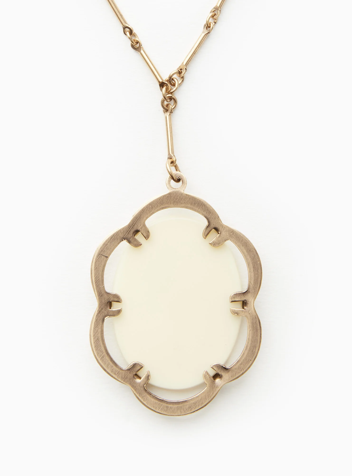 Lady_With_Dove_Chain_148.jpg