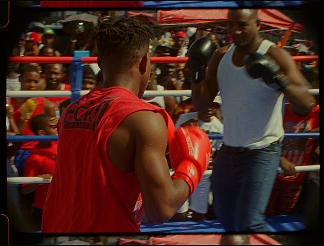 Lendemain de No&euml;l X La Victoire 🇦🇬
@kodak_shootfilm #bolex 
Scan: @metpostny