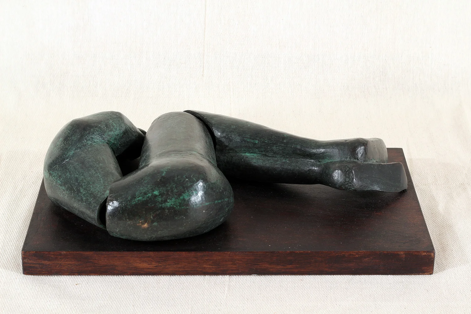 Curled figure