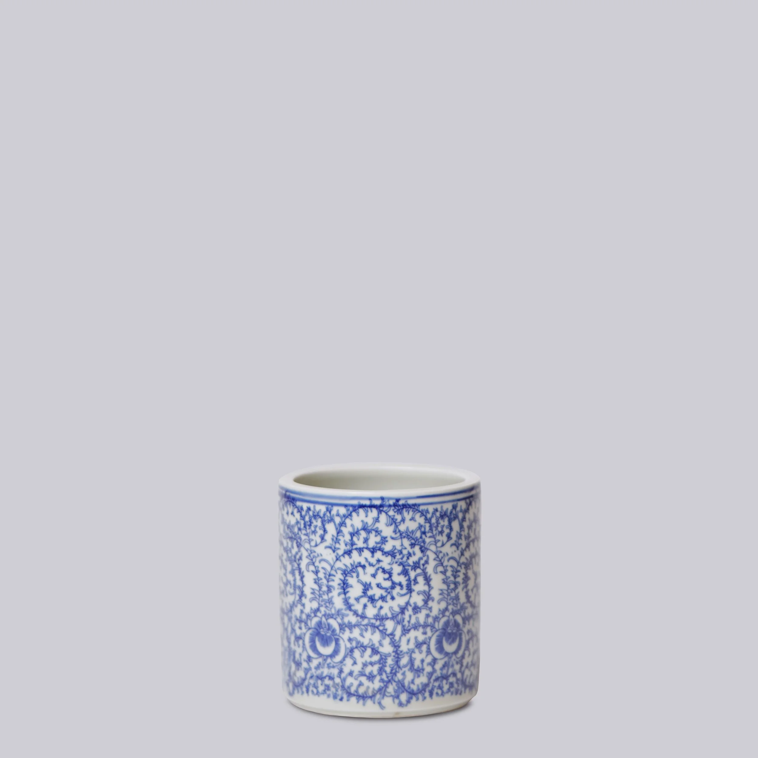 SCROLLING PEONY PORCELAIN CACHEPOT (C505)