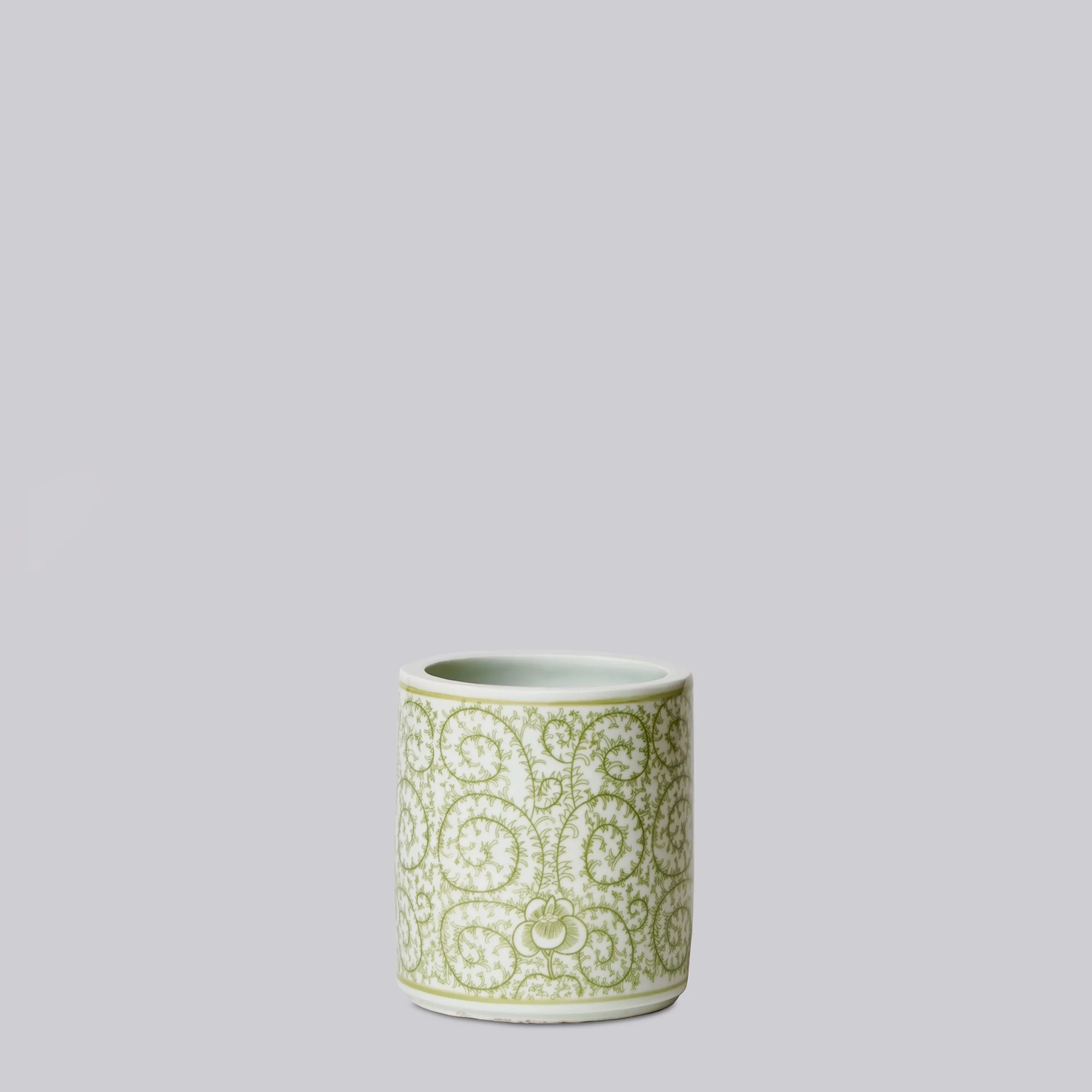 GREEN AND WHITE SCROLLING PEONY PORCELAIN CACHEPOT (C591)