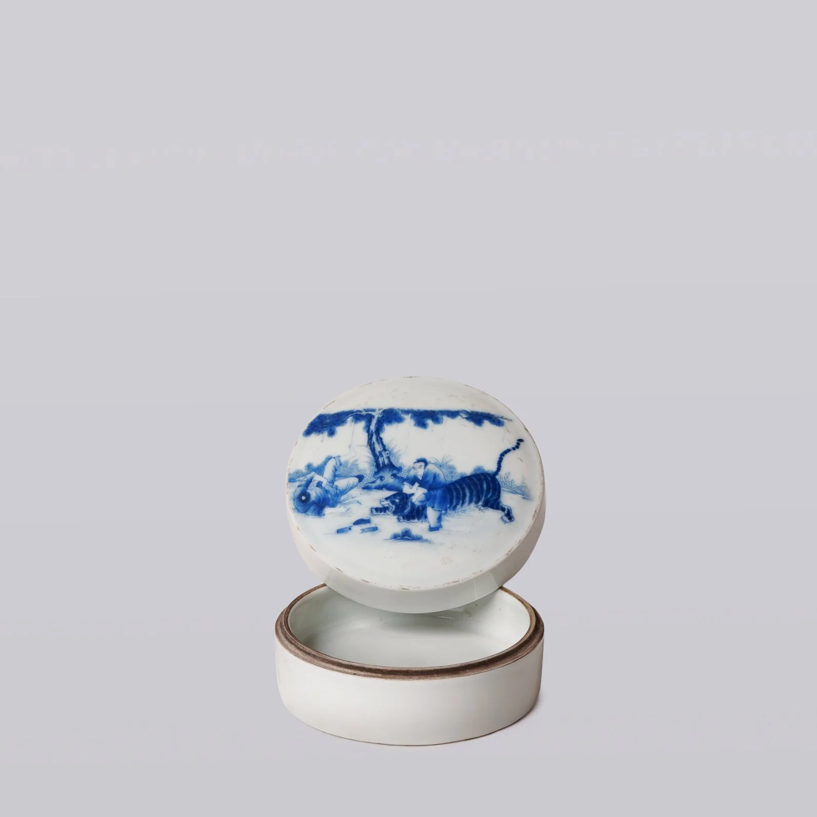 1920s BLUE AND WHITE PORCELAIN TIGER INK BOX (C660)