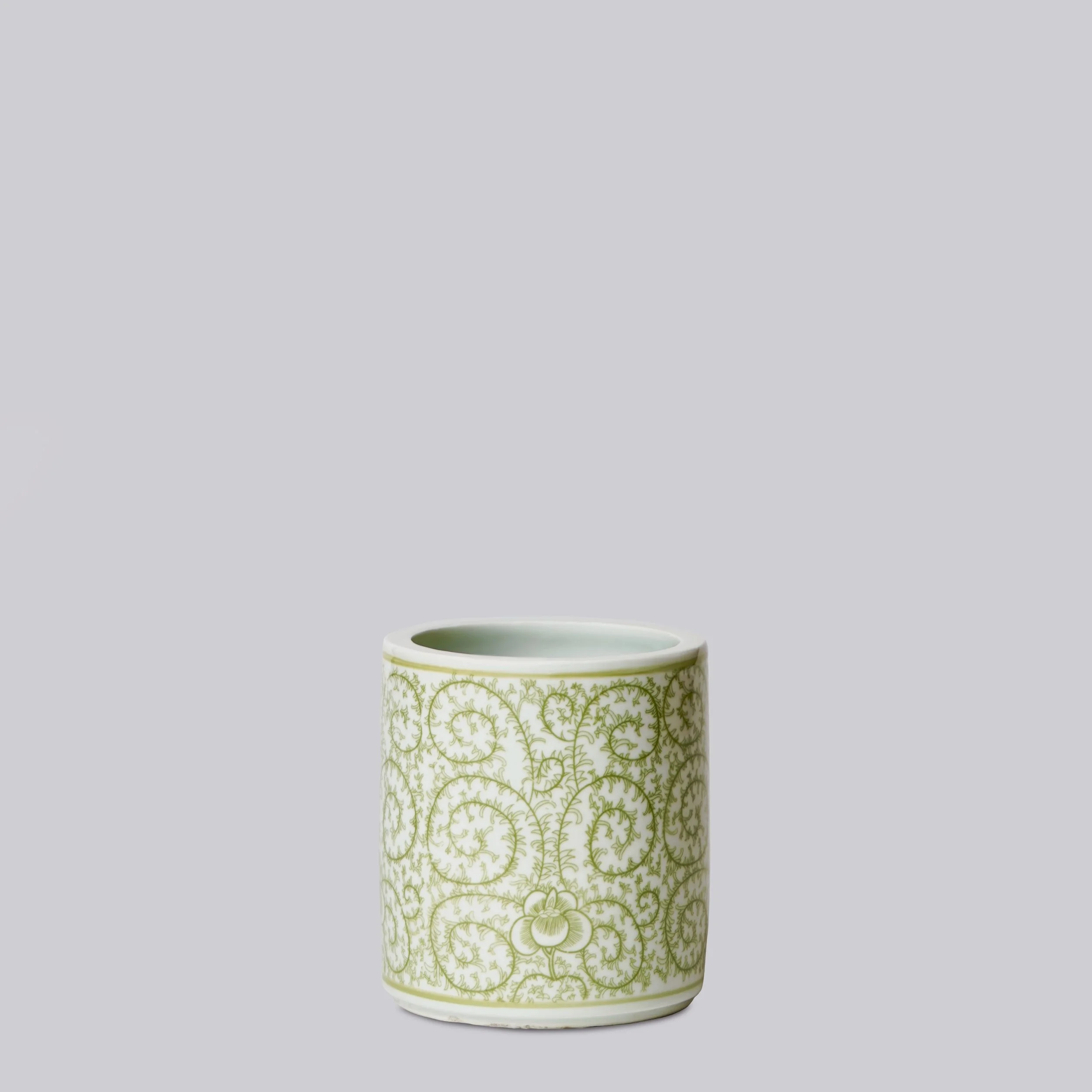 GREEN AND WHITE SCROLLING PEONY PORCELAIN CACHEPOT (C591)