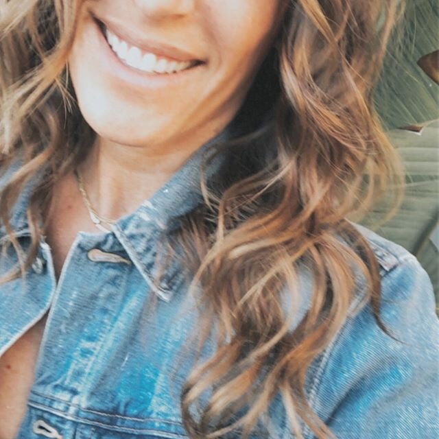 Saturday&rsquo;s mantra... let happy thoughts fill my soul✨🌙
positive energy is what I want to exude✨🌙 let love flow generously
And remember to smile.... it just feels good &bull;
&bull;
&bull;
&bull;
&bull;
&bull;
&bull; &bull;
&bull;
#sugaring 
#