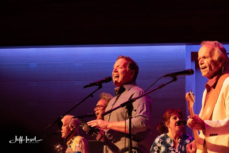 Everyone singing.jpg