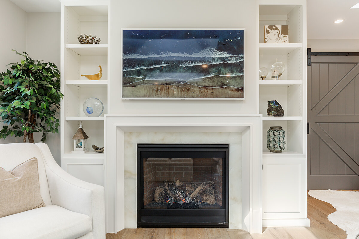 120-E-Strawberry-Mill-Valley-fireplace-9192-web.jpg