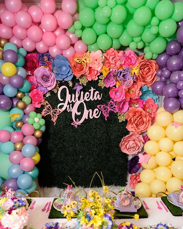 A magical wall for a magical one year old girl.
Design &amp; Decor &amp; Florals: @uniqueroseevents @angelicaunique 
Rentals: @georgia_party_rentals 
Organic Balloons and door arch: @beholdballoons 
Custom Lazor cut name: @mypartydivas 
Green wall, p