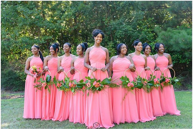 These stunning bridesmaids are stealing the show. 😍
#greatgrace2019 
Photography: @taraharpphotography 
Planner, Decor &amp; Design: @Uniqueroseevents @angelicaunique
Florals: @uniqueroseevents @skeventdesignrentals Nancy Sanchez
Day of Coordinator:
