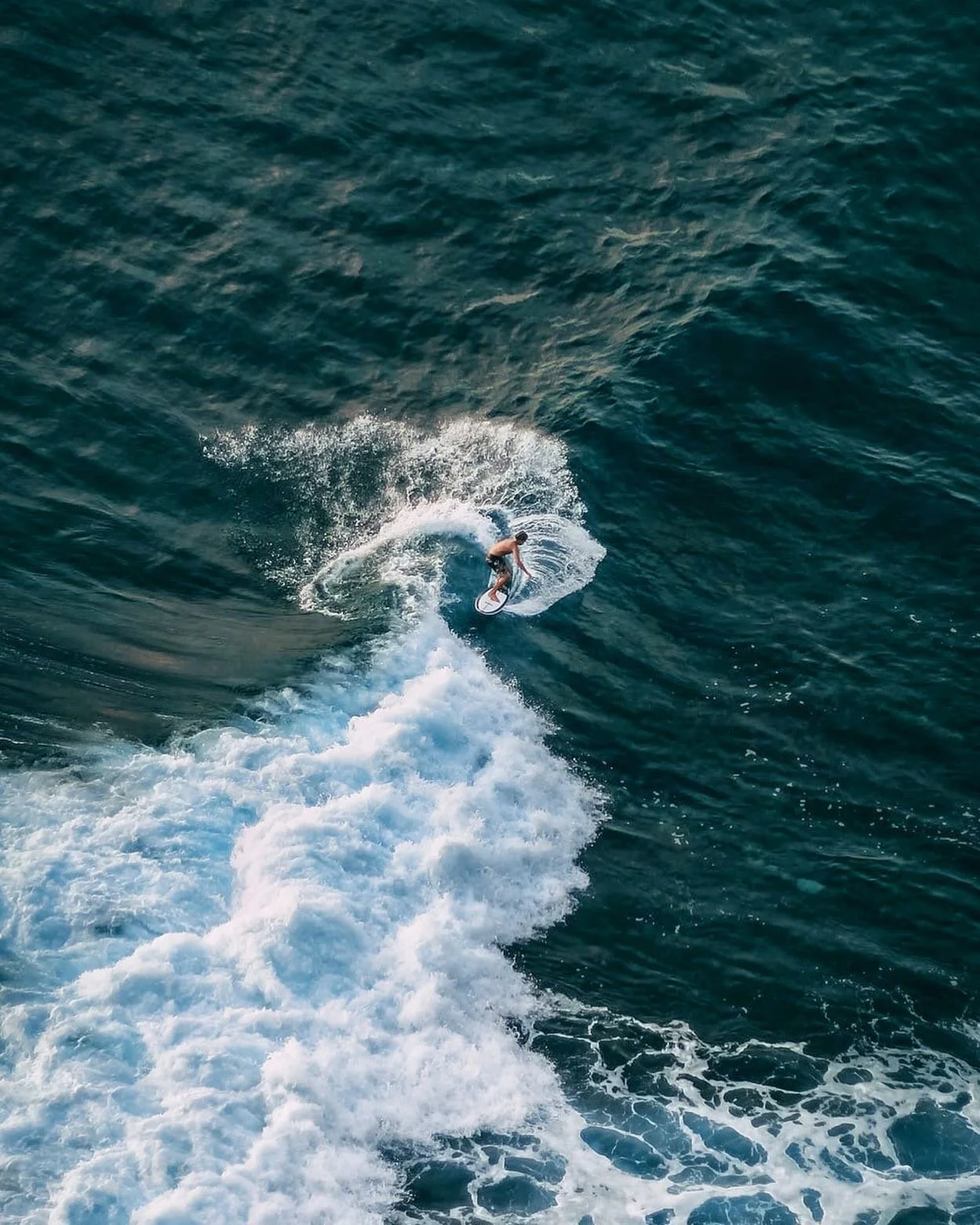 Memory Surfer 

36.5000&deg; S, 148.3333&deg; E

131856SEPT2019
-
-
Shot on the MAVIC PRO 2 Hasselbland
-
-
#igdaily #ig_masterpiece #igers #agameoftones #artofvisuals #illgrammers #moodygrams #visualambassadors #shotzdelight #theimaged #heatercentra