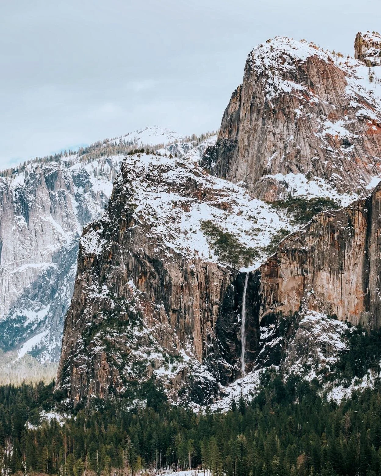 Mountain Views

53.7267&deg; N, 127.6476&deg; W

121439DEC2020
-
-
Shot on the Canon EOS R
-
-
#igdaily #ig_masterpiece #igers #agameoftones #artofvisuals #illgrammers #moodygrams #visualambassadors #shotzdelight #theimaged #heatercentral #milliondol