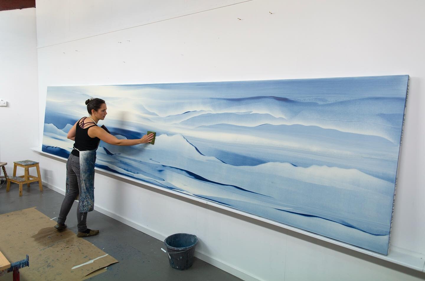 Putting on the finishing touches to my latest painting

&lsquo;Cloud break&rsquo; - 5.2 m x 1.1 m - acrylic on canvas

Available to buy in my Studio Sale Auction via @theauctioncollective 

Bidding closes 4pm (GMT) next Wednesday 9th February 

#stud