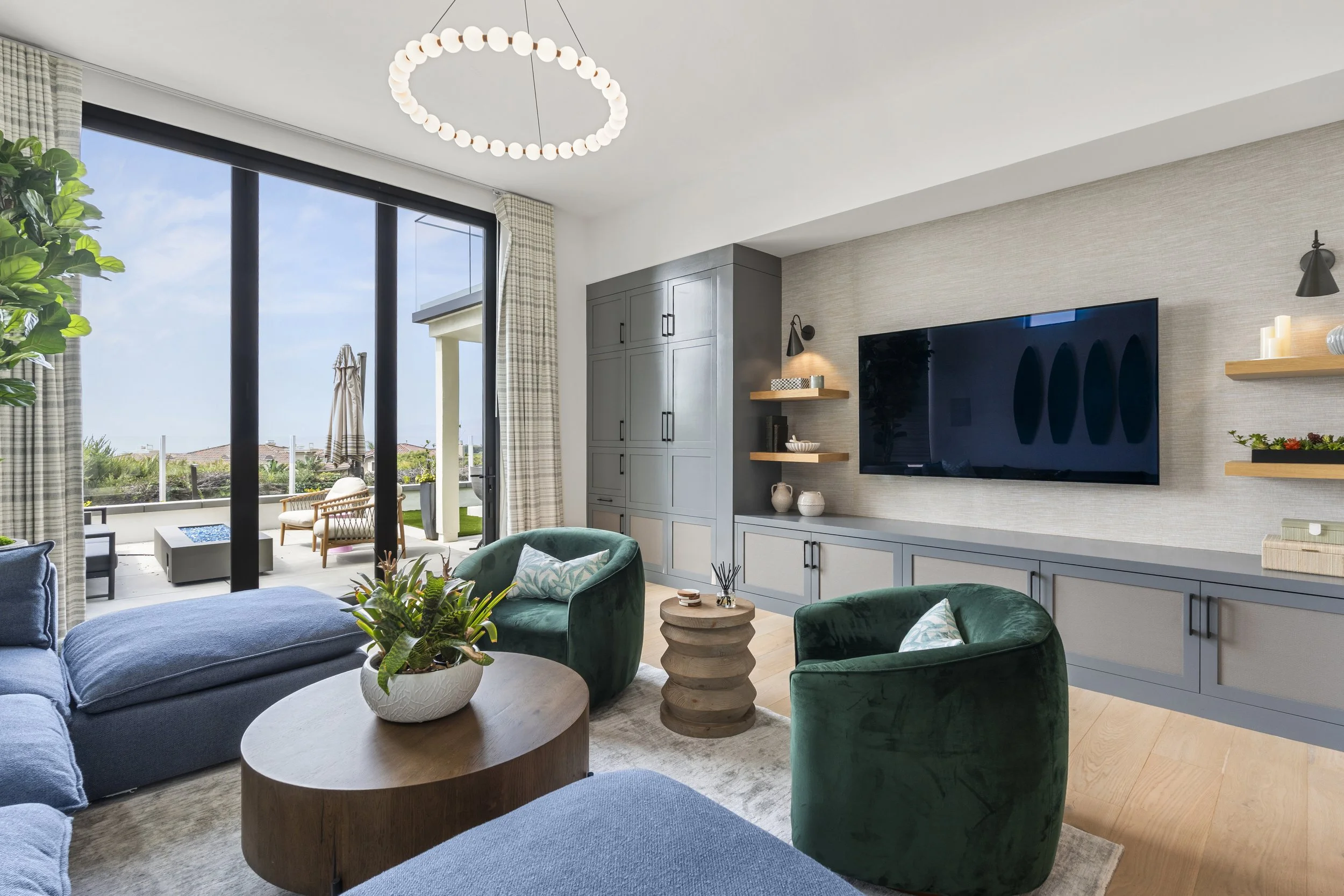 Newport Coast Bonus Room Built-in.JPG