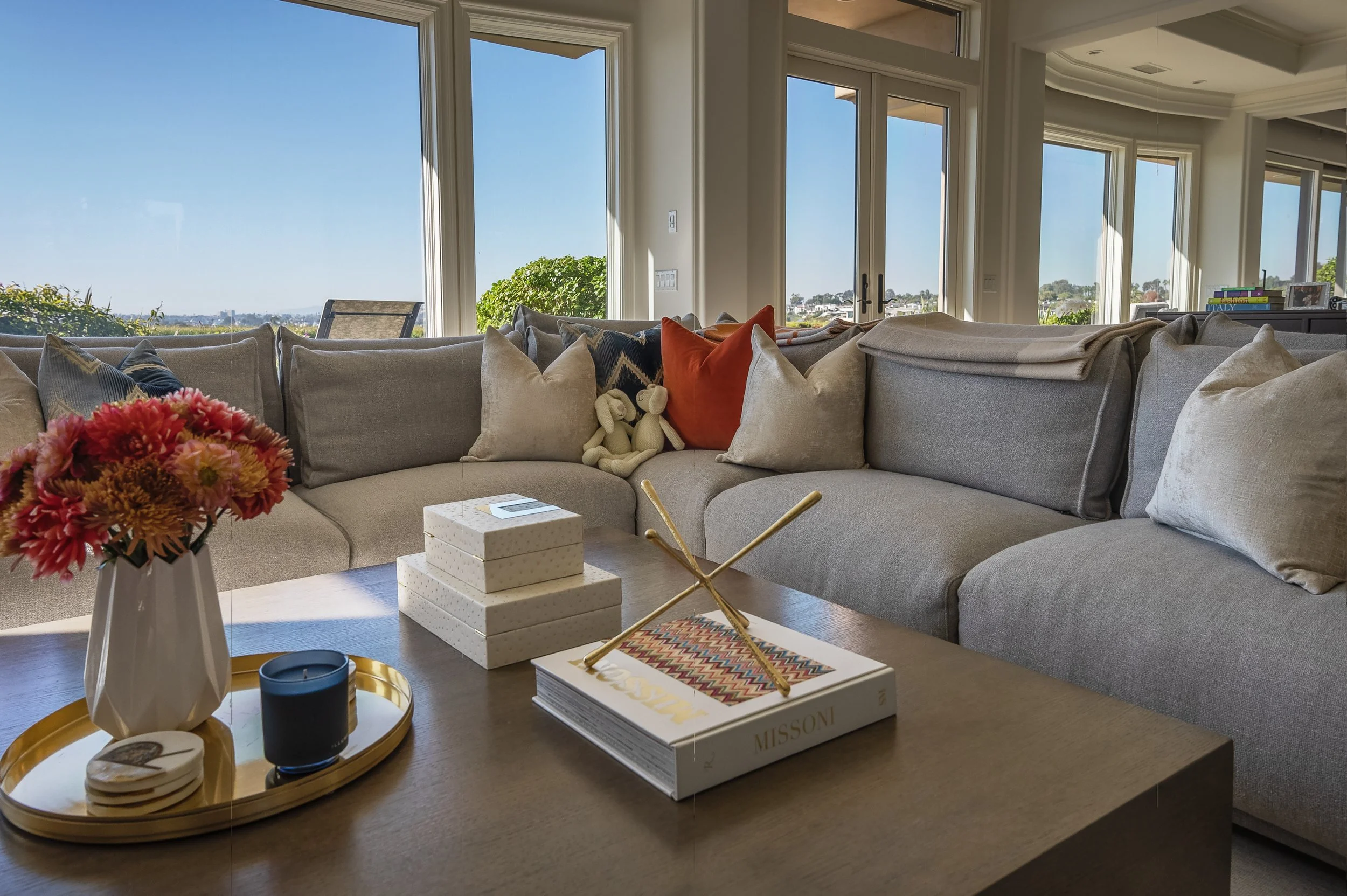 Crafting Paradise: 10 Must-Haves for Your Ground-Up Orange County Home ...