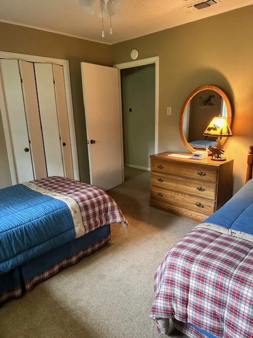 BZ 2nd bedroom.jpg