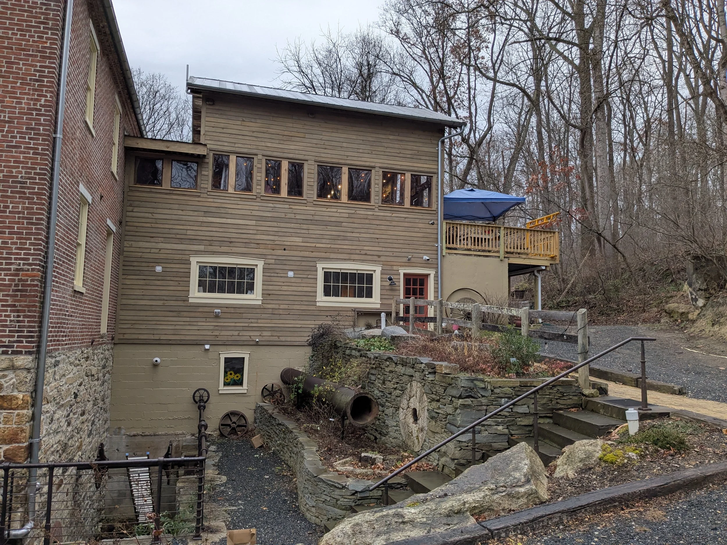 PXL_20251125_202722341 (1).jpg