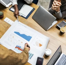 REPORTING & ANALYTICS Proprietary Reporting Dashboard Organic Traffic KPIs Keyword Rank Tracking External Link Signals