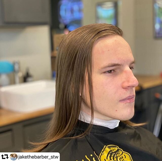 #repost @jakethebarber_stw
・・・
Killed me a hippie today✂️ Styled with @shinergoldpomade  I have openings all weekend if you need to get chopped! Book online! #shinergoldheavyhold #andismaster #wahlclippers #hattorihanzoshears #stillybarber #ijustwann