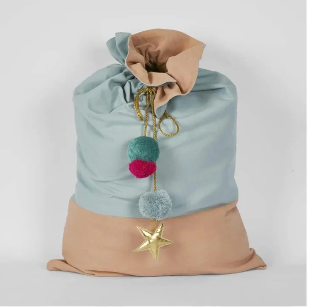 Bringing magic to your mantels. #santasacks #santastockings #christmasdecor