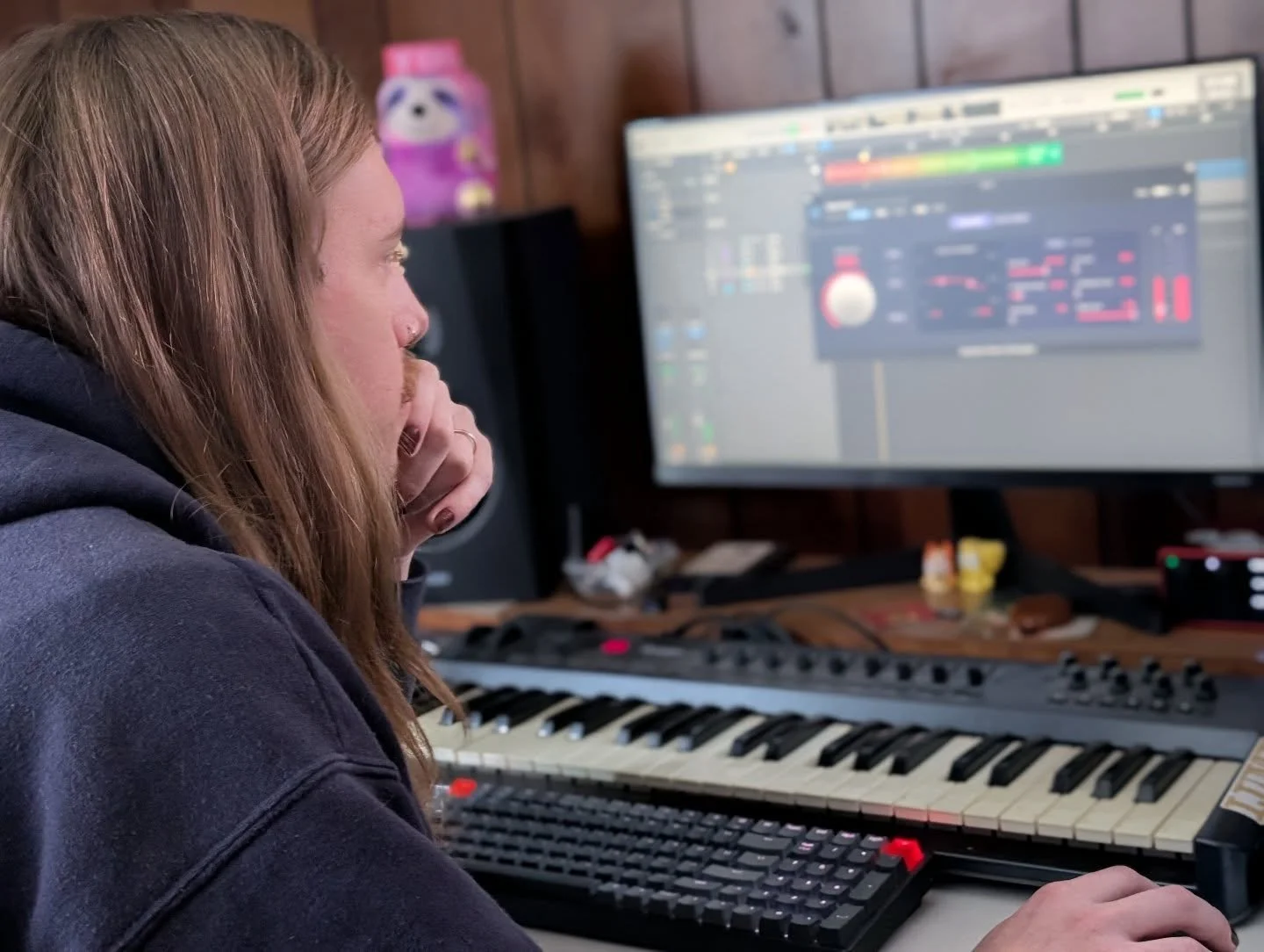 Adam (@rumblystatueprod) is hard at work recording our new single 🤟🏻 with half of us recorded already, we're well on our way to getting this your way soon. New music in the works! 

#selfrecording #ynotplaymusic #whynot