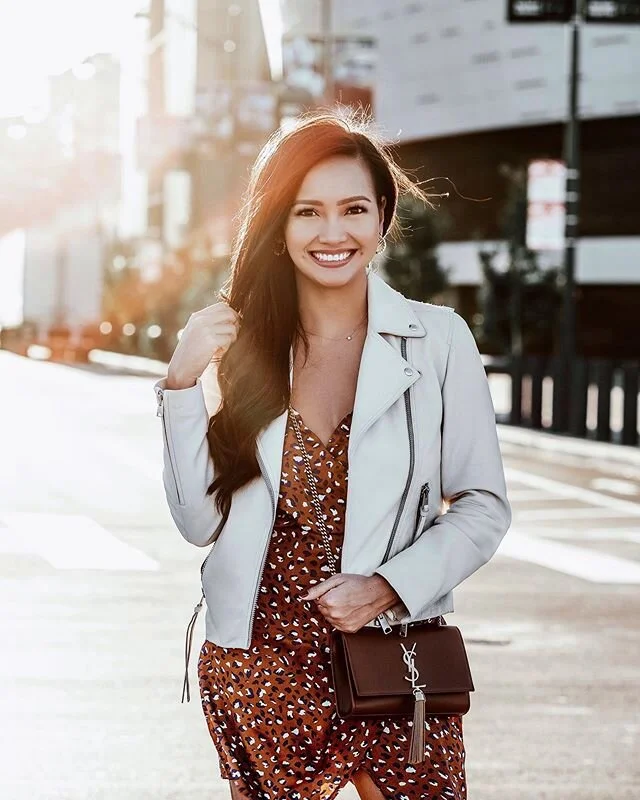 Happy Friday eve! 🎉❤️
&bull;
Tons of y&rsquo;all asked for this jacket and unfortunately it&rsquo;s sold out! But I did find very similar options at a fraction of the price! All 3 alternative options are linked in my @liketoknow.it just search petit
