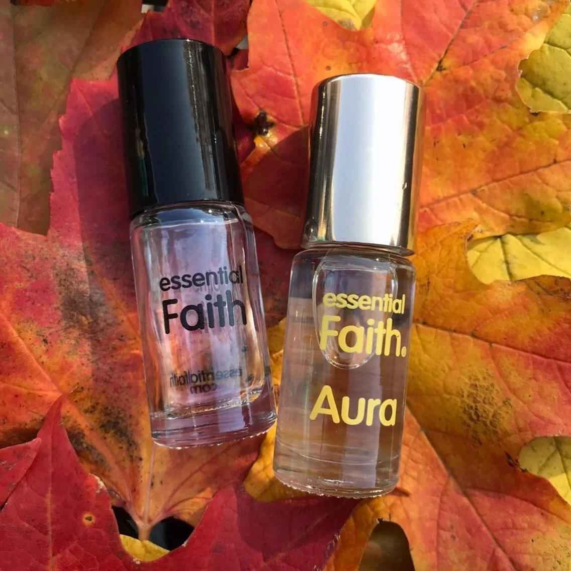 Hello October..🍁 Love this time of year when the leaves change and the breeze gets a little cooler. Our Original and Aura scents are the perfect combo for that warm cozy feeling for fall. Handcrafted in small batches, and always made with love. 

#e