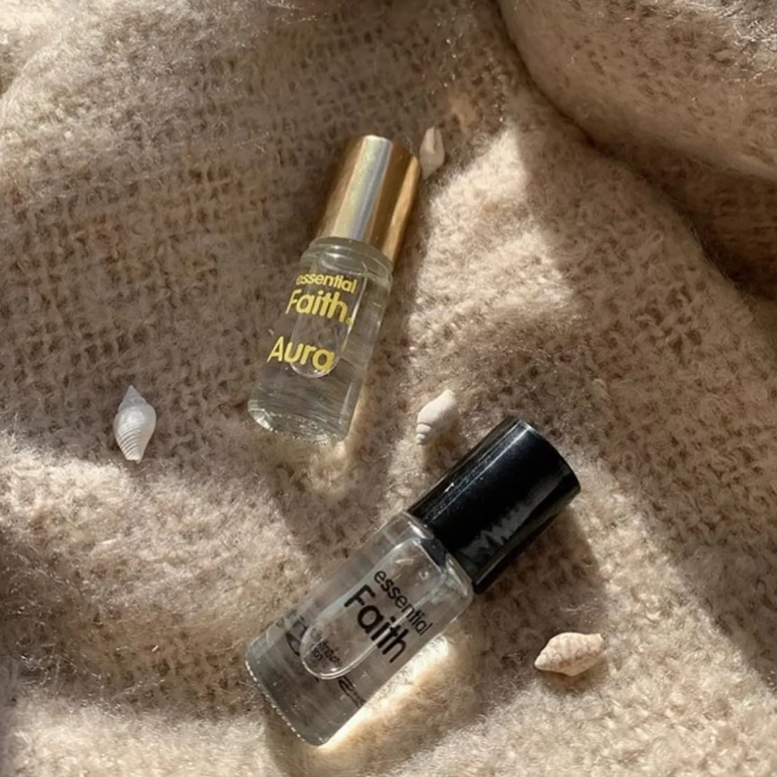 Chilly fall days call for cozy sweaters and warm scents. Handcrafted in small batches since 2006 and always made with love, by us, for you.✨

#essentialfaith #faithoils #essentialfIthaura #faith #aura #scents #oils #smellgood #signaturescent #handcra