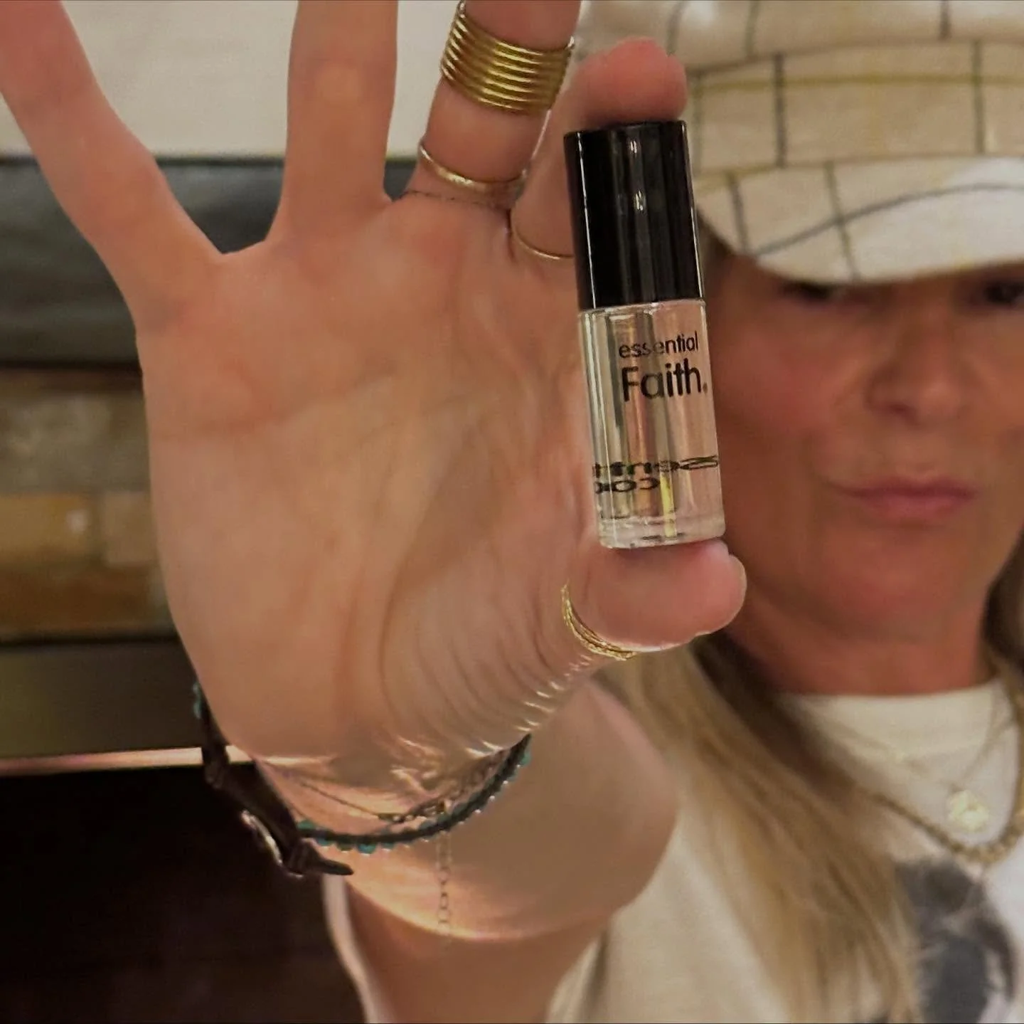 The perfect accessory for any occasion. Our travel friendly rollerballs make it easy to reapply and take with you on the go.  Alcohol-free, paraben-free concentrated oils handcrafted in small batches made from the finest quality ingredients, and alwa