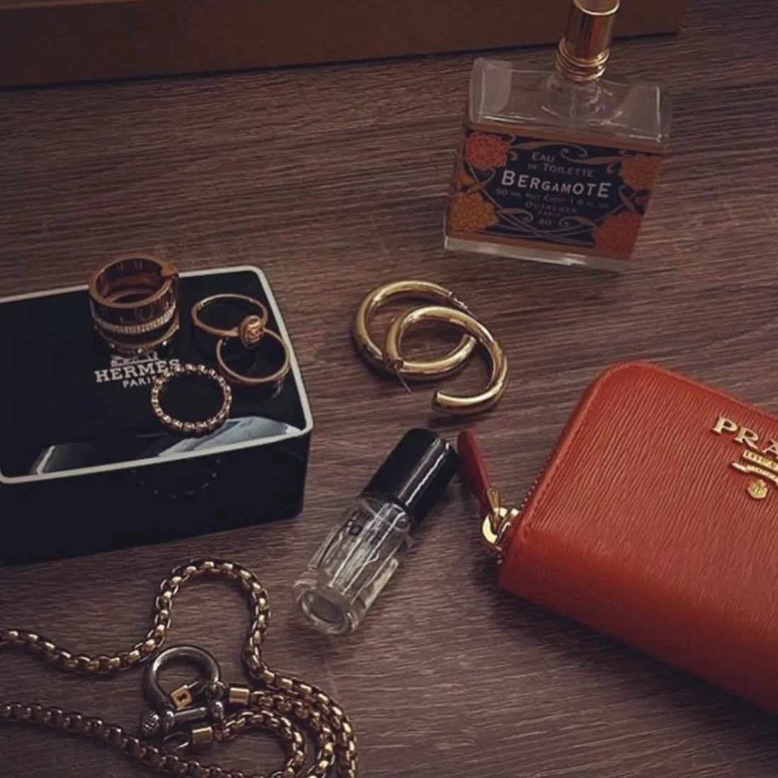 Weekend essentials.. Our OG is perfect for layering with other scents or on its own. Formulated to work with your body chemistry create a scent just for you so no two people will smell alike. 

#essentialfaith  #essentialfaithoil #faithoils #signatur