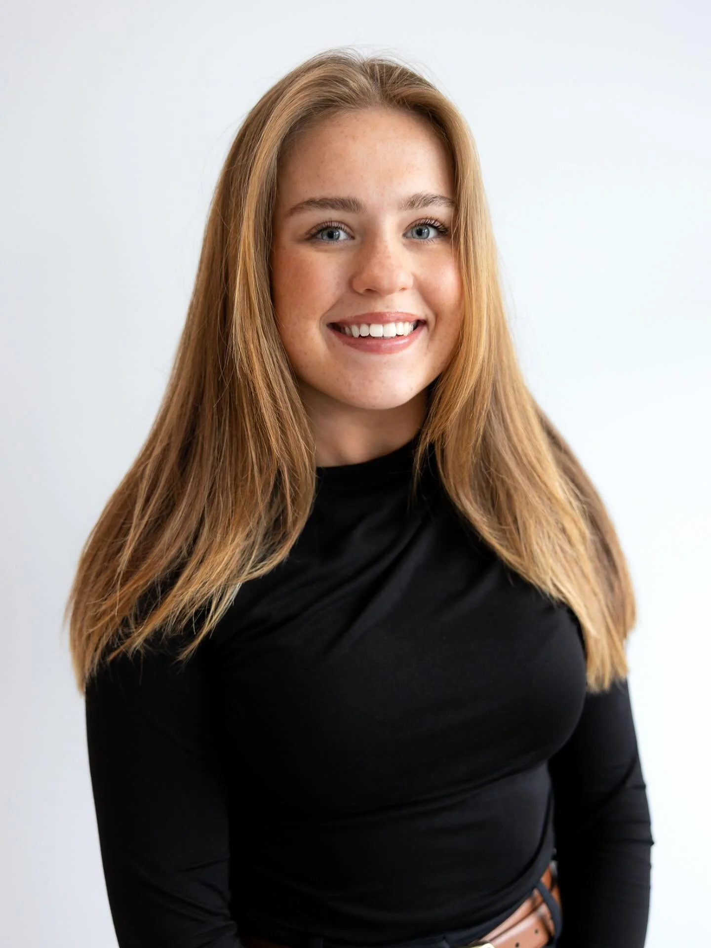 Hi Im Erin 👋 I am part of the team at CCM, making sure every visit feels warm, welcoming and hassle free. With a bit of Irish luck and spirit in my step, you&rsquo;ll probably hear me before you see me.
Coming from a background in law back home, jum