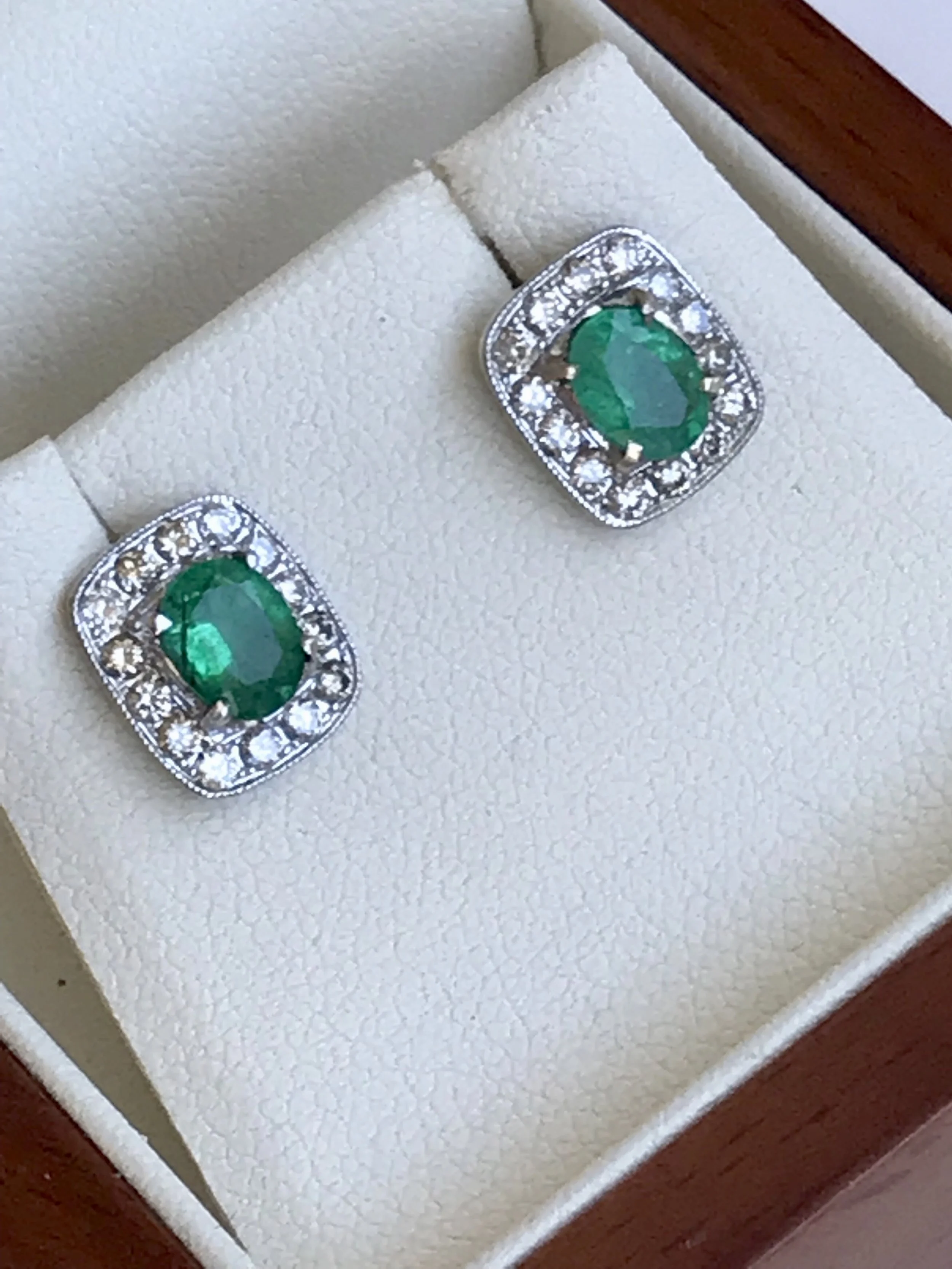 EMERALD AND DIAMOND STUD CLUSTER EARRINGS 18CT GOLD VALUATION $4,120