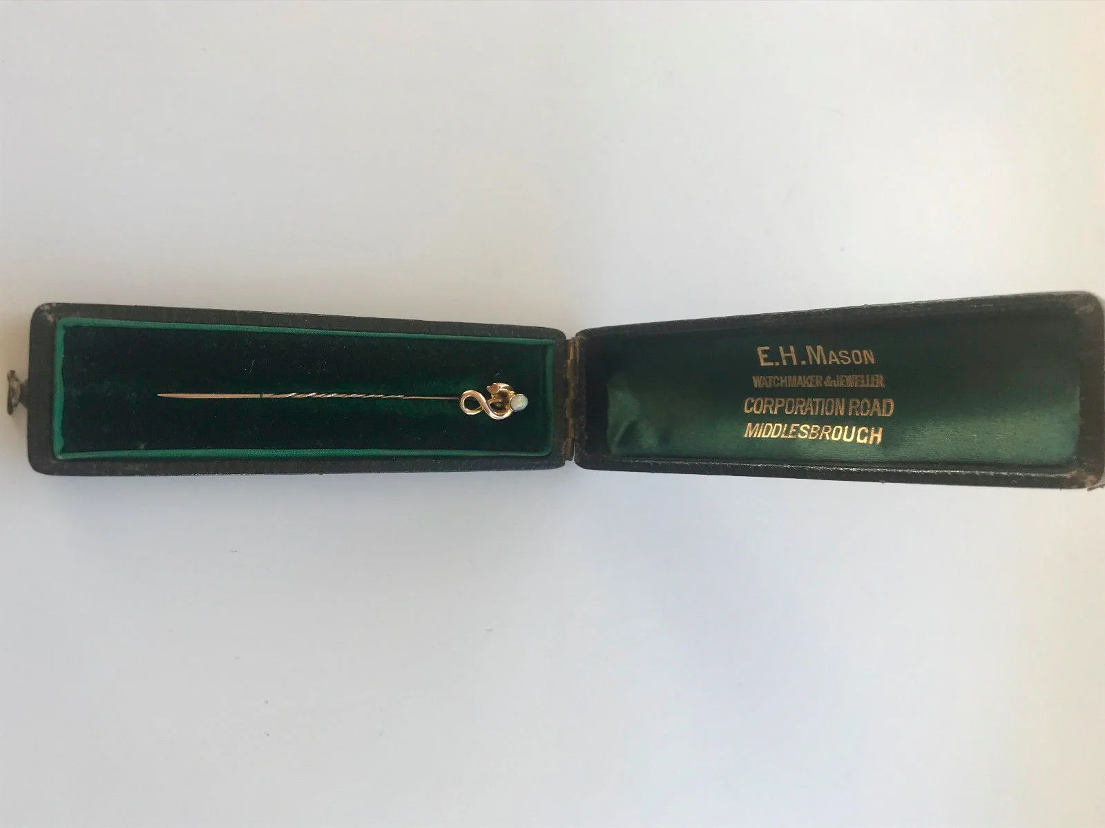 ANTIQUE SOLID OPAL STICK PIN TIE LAPEL 15CT GOLD IN ORIGINAL BOX