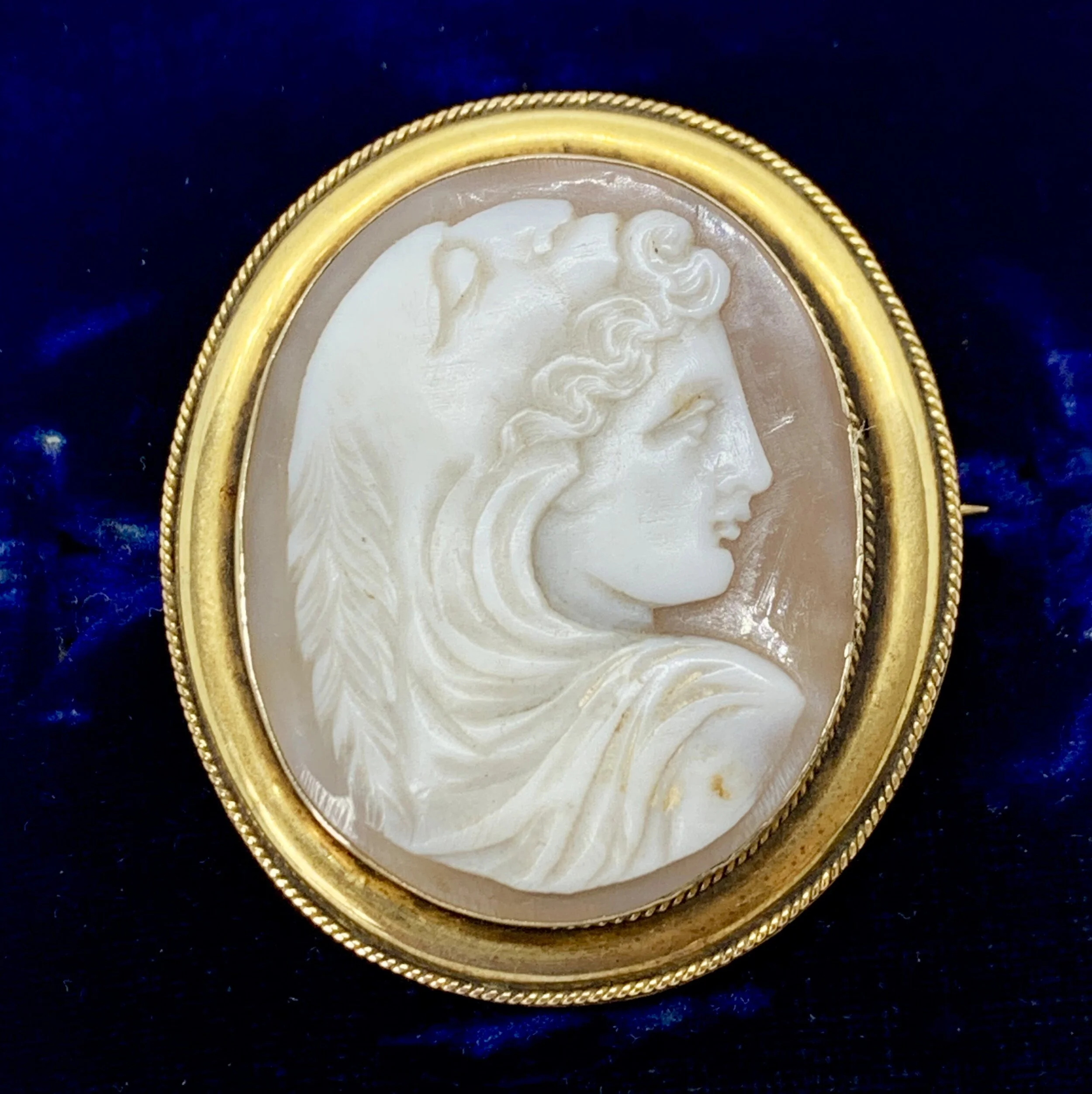 RARE ANTIQUE DOUBLE HEADED CAMEO BROOCH  WITH VALUATION