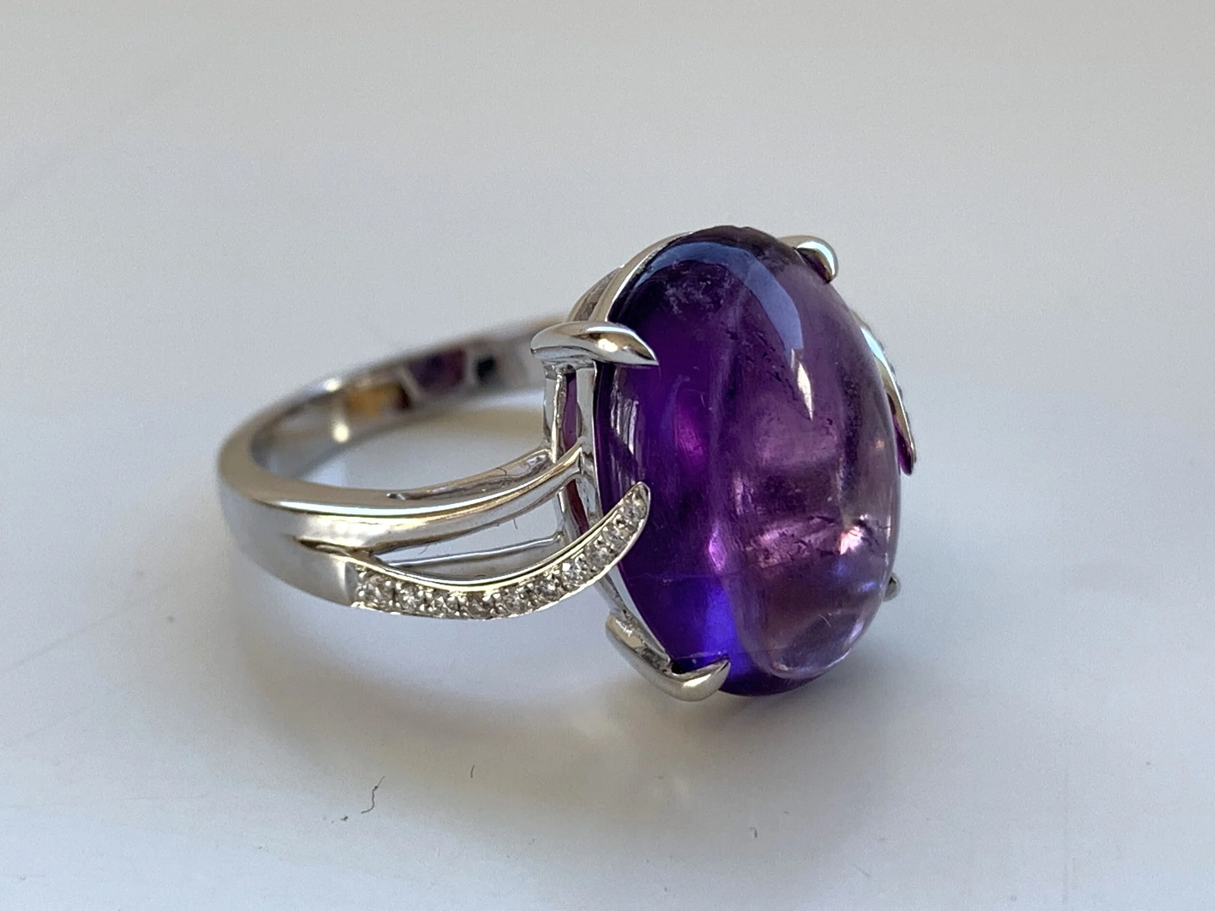 HUGE NATURAL 10 CARAT AMETHYST & DIAMOND RING WITH VALUATION