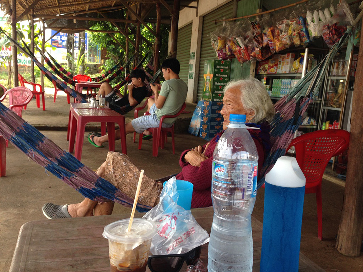  First break of the day: I tried some really strong Vietnamese coffee. Most Vietnamese drink coffee with ice to beat the hot weather. I always experience heart palpitations after every cup. 