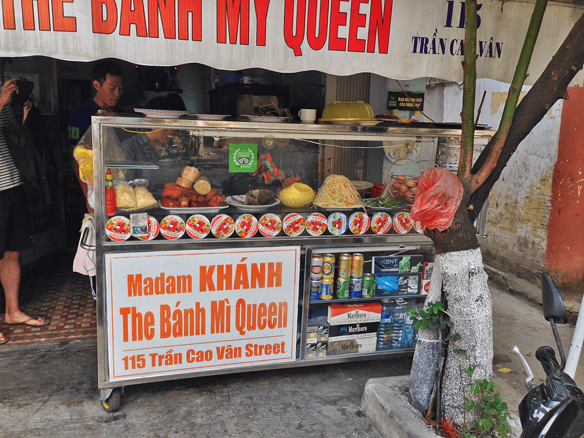  Very soon on the day I reached Hoi An,   I started exploring the local food, by visiting 'Madam Khanh-The Banh Mi Queen, a popular food joint. 