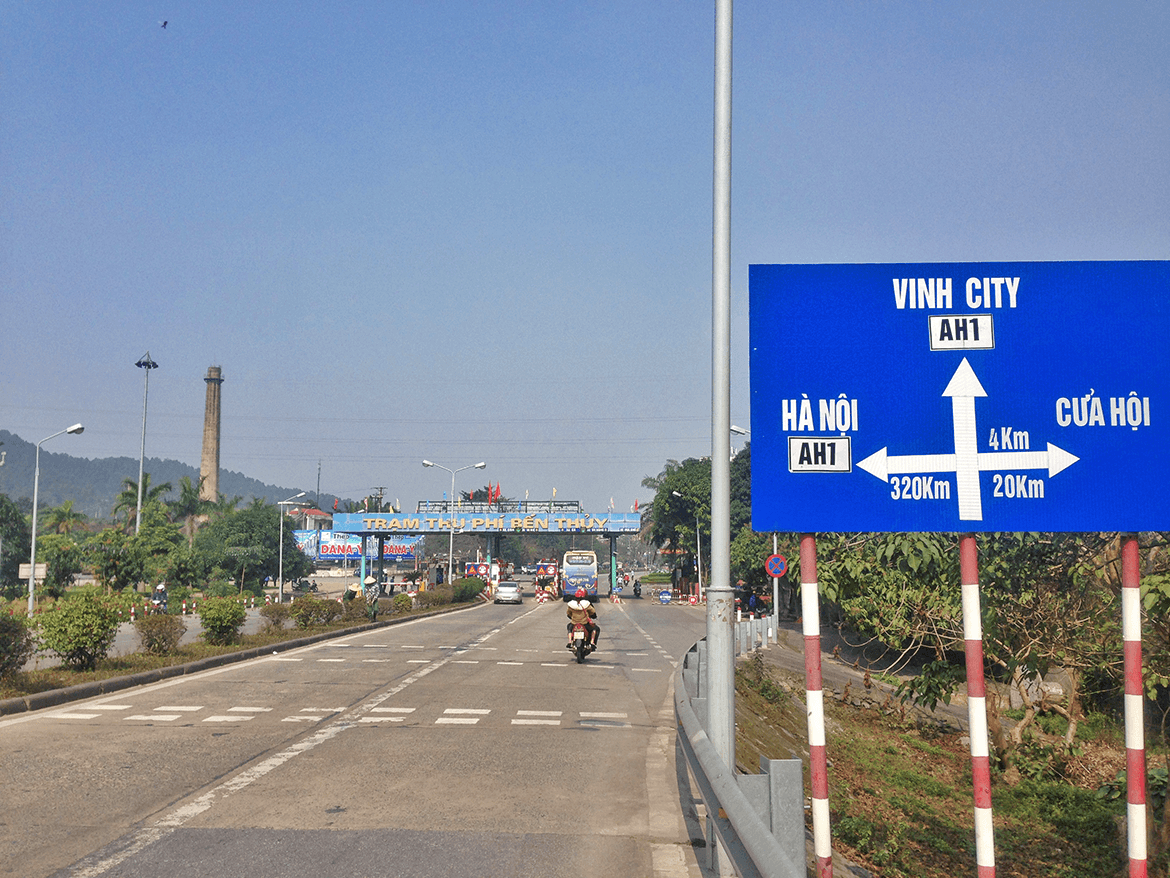  Entering Vinh City 