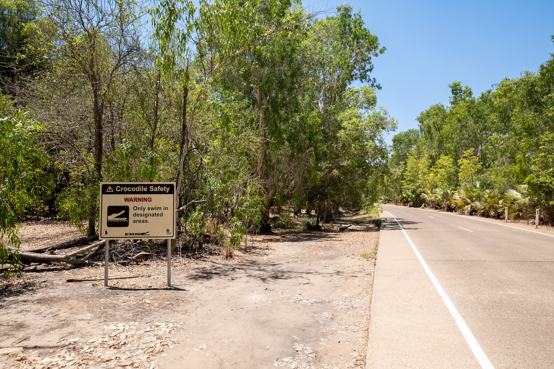  When I was exploring North Australia, I discovered that there are some places where camping in the wild can be risky due to the presence of crocodiles. These creatures are notorious for being dangerous and can pose a serious threat to human life. In