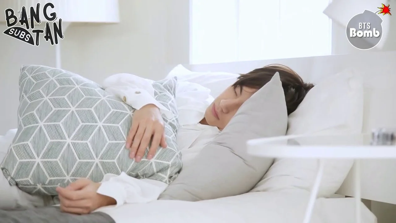 180804 [BANGTAN BOMB] Sleeping beauty V!