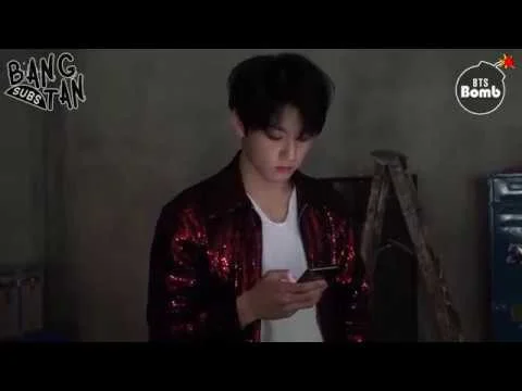 180730 [BANGTAN BOMB] Taking a photo carefully by JK