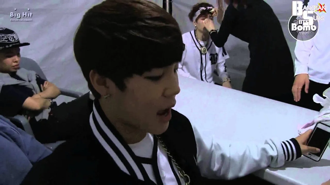 131005 [BANGTAN BOMB] Singing at Standby Time