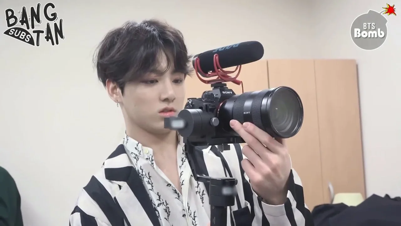 181207 [BANGTAN BOMB] JK is trying new filming stuff