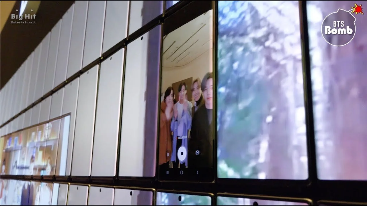 200307 [BANGTAN BOMB] BTS amazed and amused by Galaxy Wall