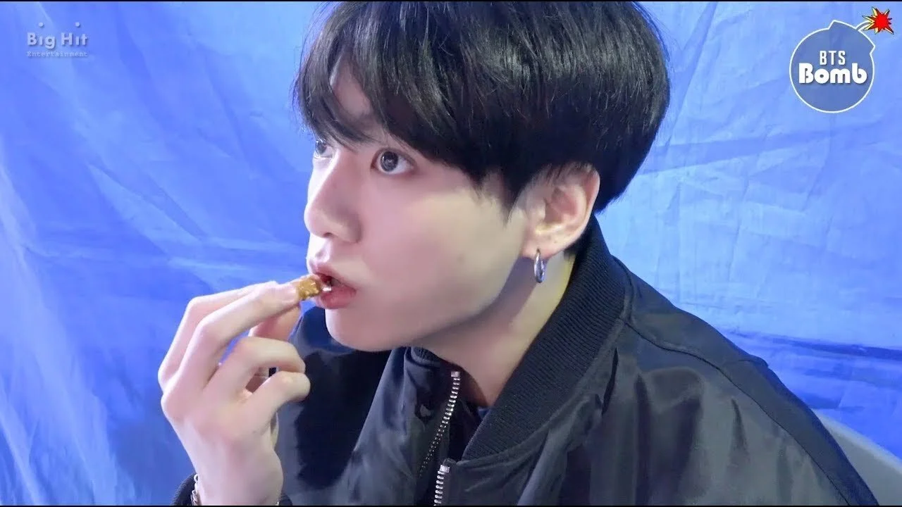 200422 [BANGTAN BOMB] Whatcha watchin', JK?