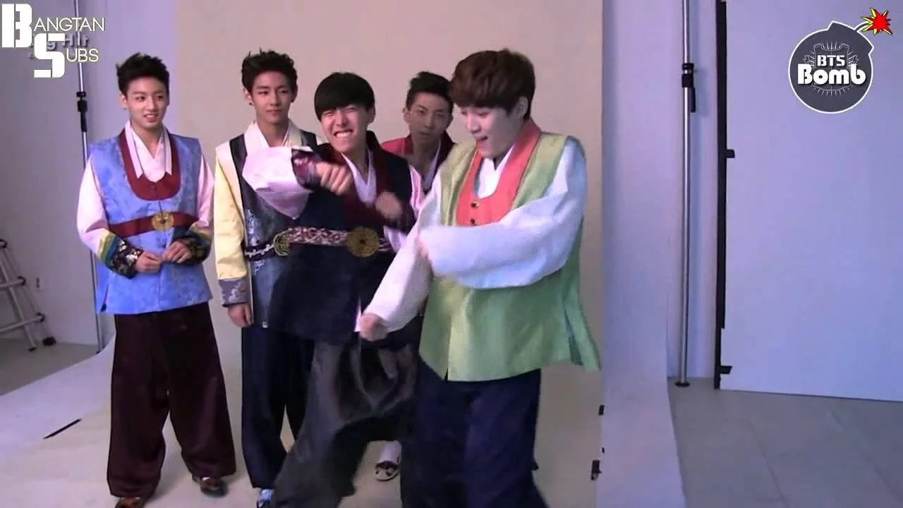 140201 [BANGTAN BOMB] Hanbok dance time (shooting by Jimin)