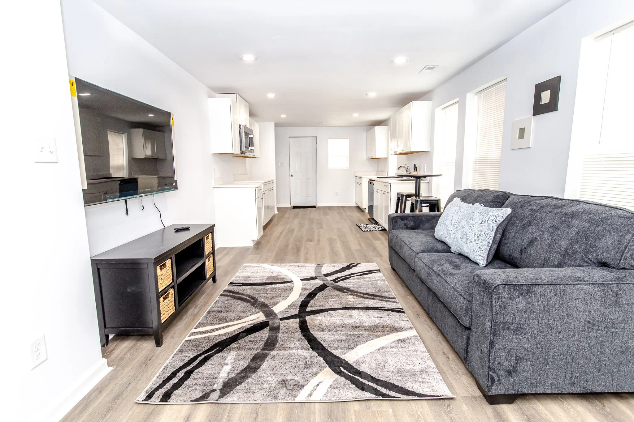 1101 N Main Furnished (6 of 17).JPG