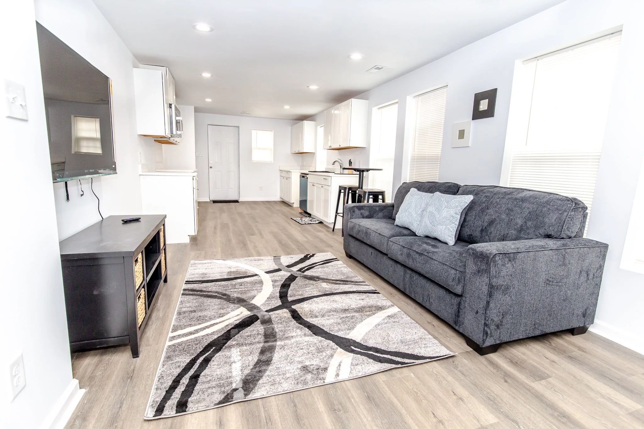 1101 N Main Furnished (7 of 17).JPG