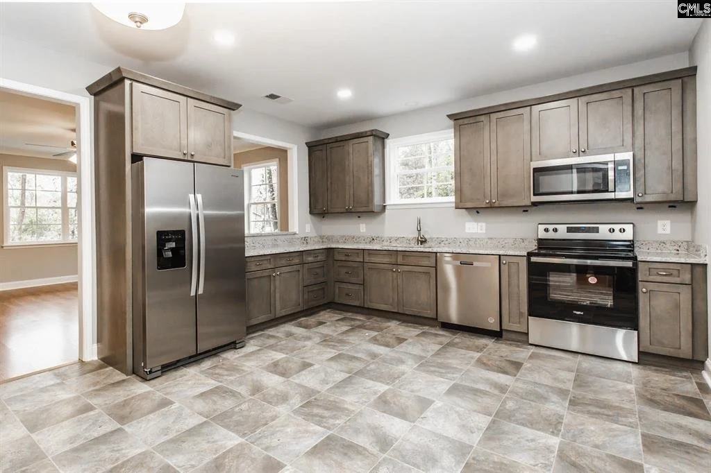 Kitchen 2.jpg